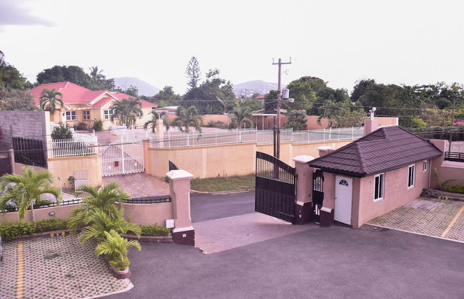 Executive Arcadia Luxury Guest Apartment - Photo 58