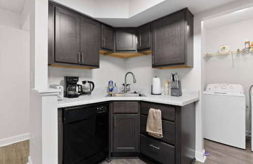 New Seasonal Comfort near USC and Riverwalk Trails - Foto 25