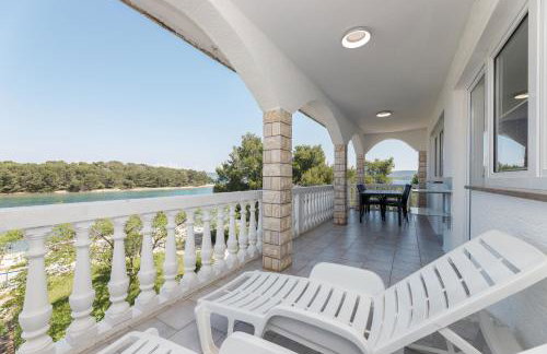 Villa Rosmarin - family friendly, beachfront - Photo 2