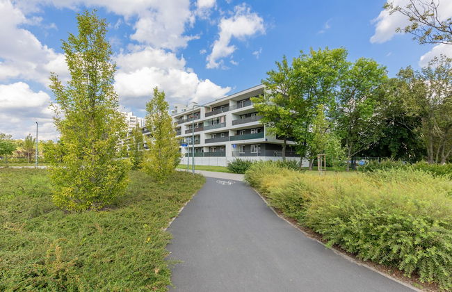 Spacious Targowek Apartment by Renters - Foto 43