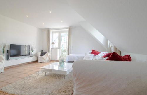 Meerbusch Apartments - 3 Room Apartment with Balcony - 20 Min Messe DUS - Foto 1