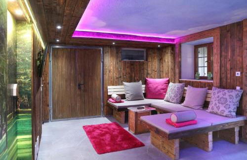 Private Luxury Chalet - Photo 35