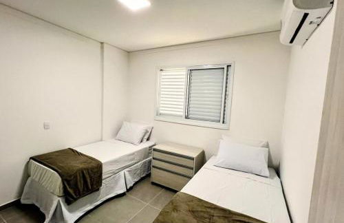 Próximo a Santa Casa - 02 quartos e garagem - Foto 4