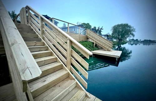 Rolo's Lakeside Lodge With Hot Tub & Hi-Speed Wifi - Foto 17