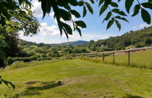 Seven Stars- hot tub & garden with fabulous views. - Photo 19