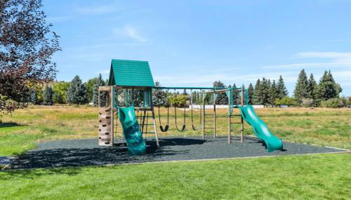 Dream Bear Lake Getaway w/ Hot Tub & Yard - Foto 5