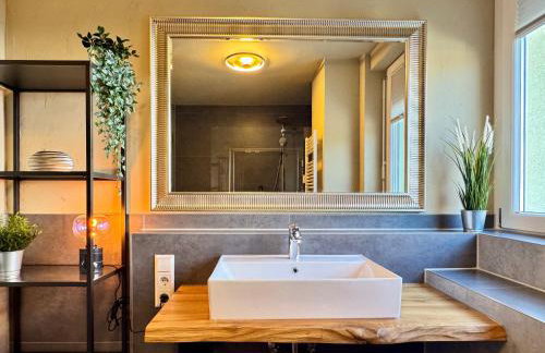 Garden Gallery - Boutique Apartment - Photo 15