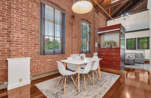 Jennifer's Historic Riverfront Loft Private Patio - Photo 8