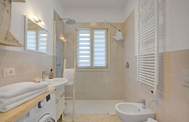 Caffe Priscilla House Parking & Lakeview - Foto 11