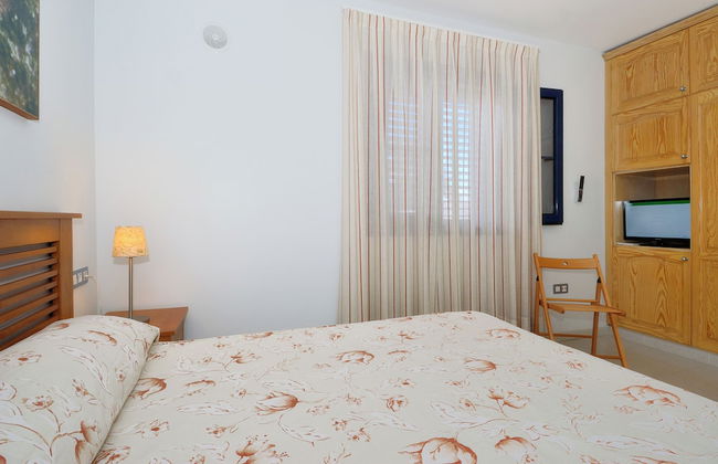 Impeccable 2-bed Apartment No 2 in Playa Blanca - Photo 3