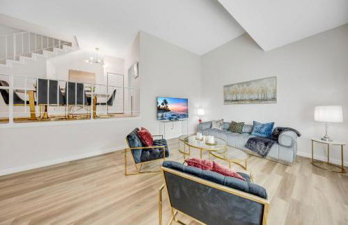 Oneluxstay 3BR Home Near the Beach - Foto 17