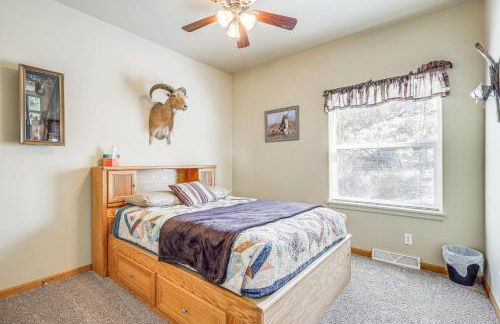 20 Mi to Taos Ski Valley Secluded Mtn-View Cabin! - Foto 16