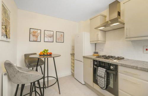 Aylesbury 3BR Home, Sleeps 5, Trendy for couples & Contractors Homely Stay - Foto 15