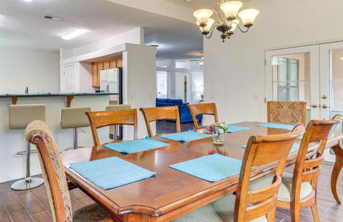 Easy ABQ Access Large Family Home with Patio and Yard - Foto 9