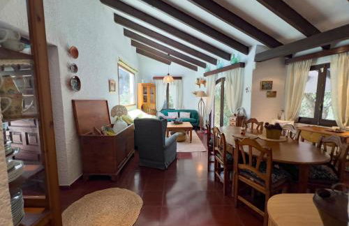 Villa en Cala Morell con piscina privada en el bosque - Foto 11