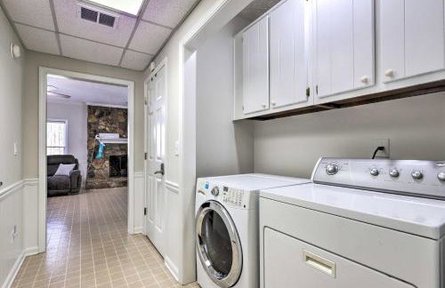 Immaculate Suwanee House with Pool and Game Room! - Foto 28