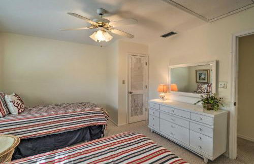 Canalfront Home with Private Dock - 5 Mi to Beaches! - Foto 15