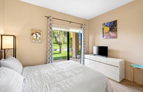 Midnights at the Oasis - Foto 28