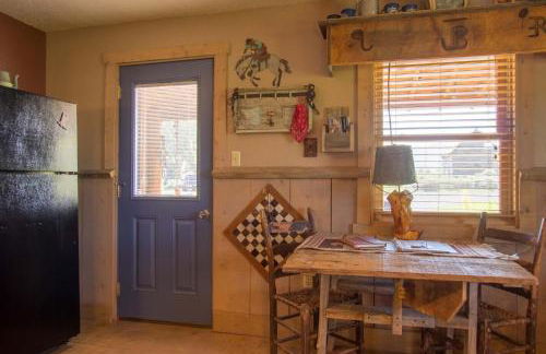 Secluded 1 Bedroom Cabin on 50 Acres of Land - Foto 12