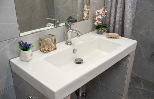 JASMINE - ONE BEDROOM APART WITH BALCONY - Photo 12