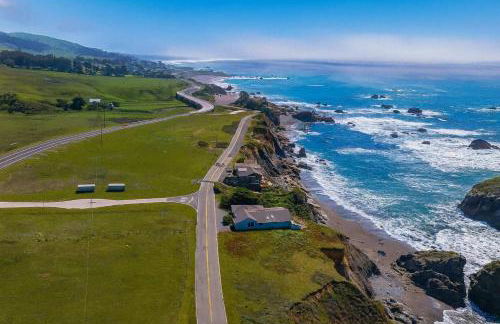 Seaside Elegance Oceanfront Escape with 3 Suites - Foto 27