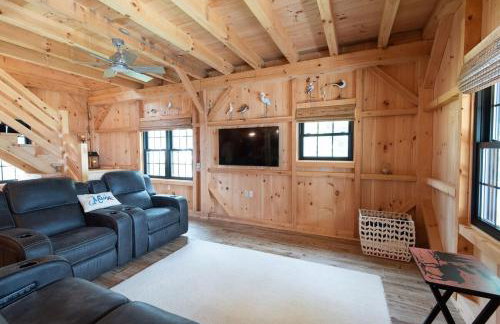 Oceanview Barnhouse Retreat with Hot Tub - Foto 6