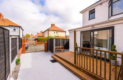 Families Only - Pet Friendly sleeps 6 maximum NO PARTIES - Foto 17