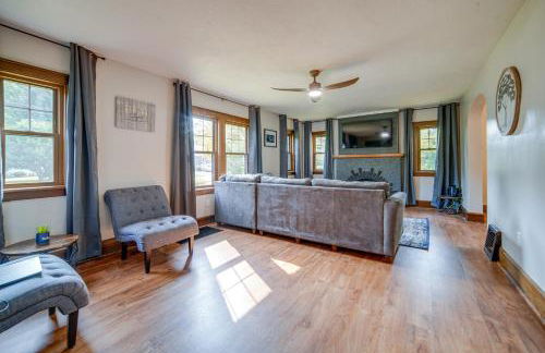 Central Erie Vacation Rental about 2 Mi to Beach! - Foto 4