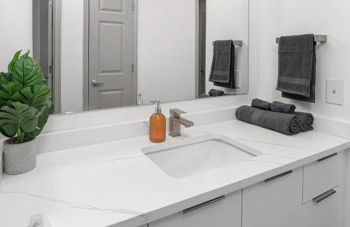 Urban Retreat - Free Parking, WiFi, Walk to Stadium - Foto 24