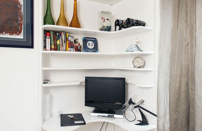 Leicester Square Atmosphere - Photo 11