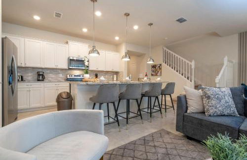 Brand New! Windsor Island 5BR Cozy Home Wpool/spa - Foto 43