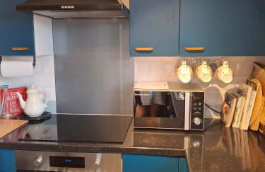 Marina View, South Facing Balcony Sunny Apartment - Foto 13