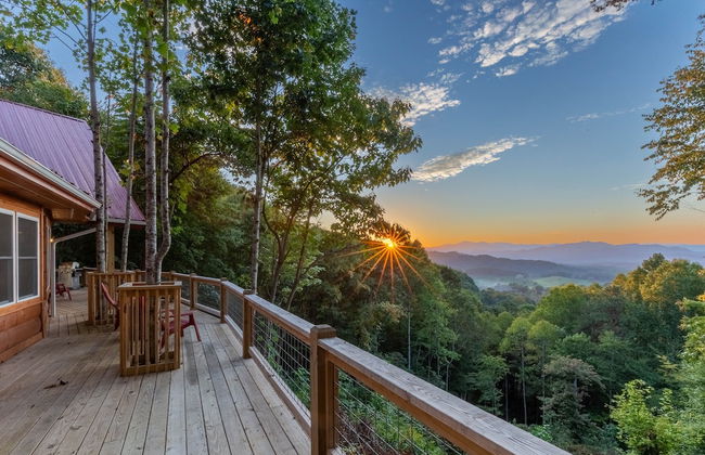 Stunning 2BR Cabin with Mountain Views - Foto 37