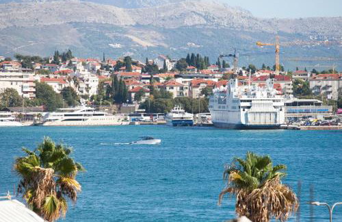 ANGEL BY THE SEA LUXE Apartment - Photo 8