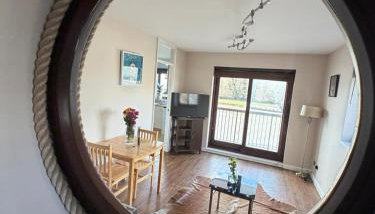 Elegant 1-Bedroom Flat With Stunning Thames views - Photo 3