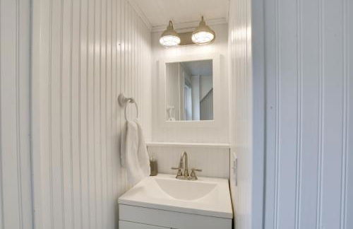 Beautiful Falmouth Condo with Patio Near Portland! - Foto 14