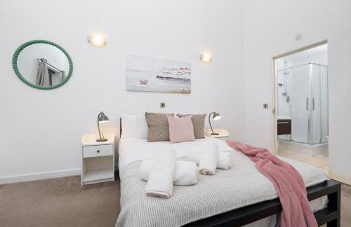 Spacious 3BR Flat for 5 Prime Liverpool St - Photo 16