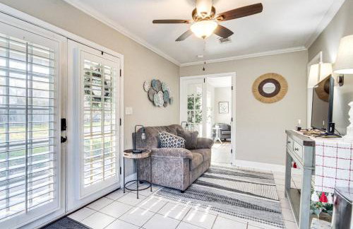 Walk to Beach Waveland Retreat with Yard! - Foto 5