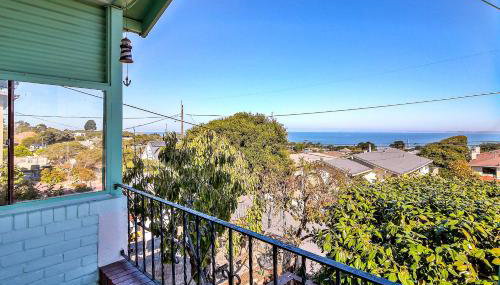 Stunning Monterey Home with Views Right on the Bay! - Foto 2