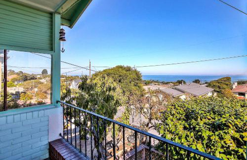 Stunning Monterey Home with Views Right on the Bay! - Foto 2
