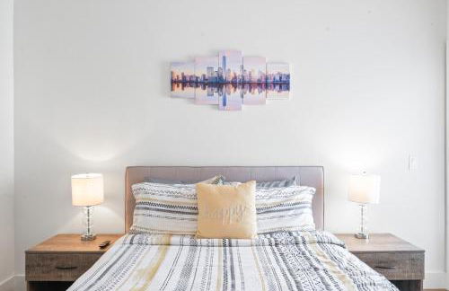 Luxe East Downtown 3BR Condo, Walk to Bars, Restaurants, Shops - Foto 35