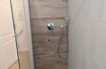 Siegen - Geisweid Work and stay Neu Modernisiert 2 Schlafzimmer Badezimmer Balkon - Foto 49