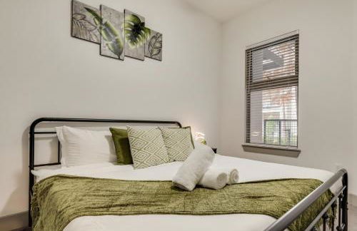 Tasteful 2BR I Pool I Gym I Parking I Workspace - Foto 22