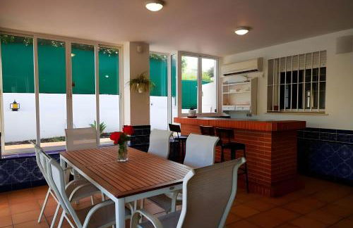 Chalet de Lujo con Piscina Privada cerca de Sevilla - Photo 8