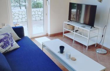 Lavender House - Photo 26