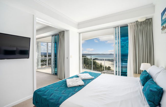 Reflection Tower Two - Photo 16