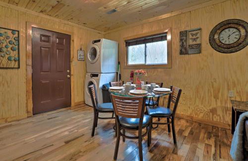 Cozy Creekside Cabin about 24 Mi to Red River! - Foto 7