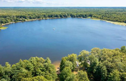 Impressive Dual Woods and Lake Homes That Sleep 32 - Foto 52