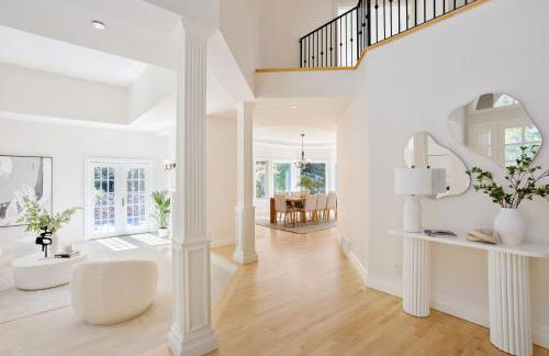 Cascadia Family Mansion, Hot Tub, Game Room, Gym! - Foto 41