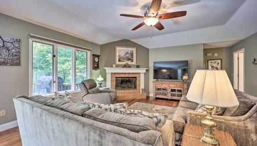 Lakefront Getaway with Private Dock and Kayaks! - Foto 5